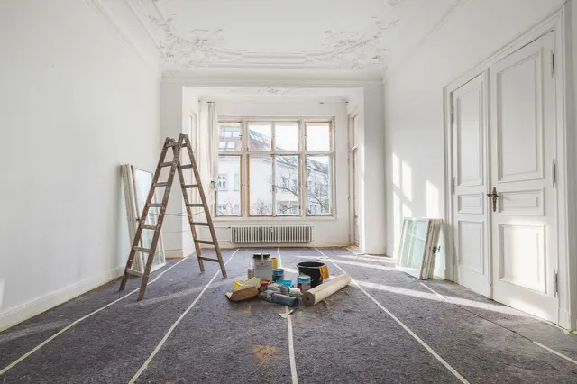 11 Tips voor het schilderen – regelmatig witte verf op de muur aanbrengen