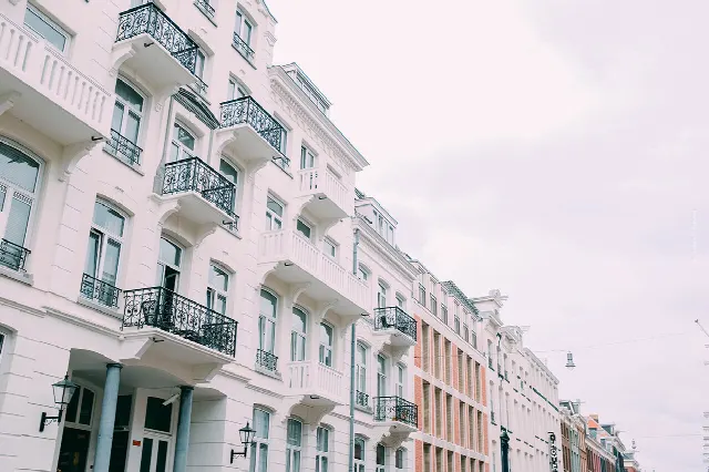 Een appartement verkopen in Frankfurt: basisprincipes, procedure, belastingen – Handleiding