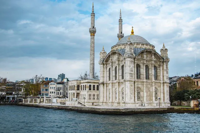 Istanbul wordt eiland: scheepvaart, Bosporus, geschiedenis en toekomst – Video Docu