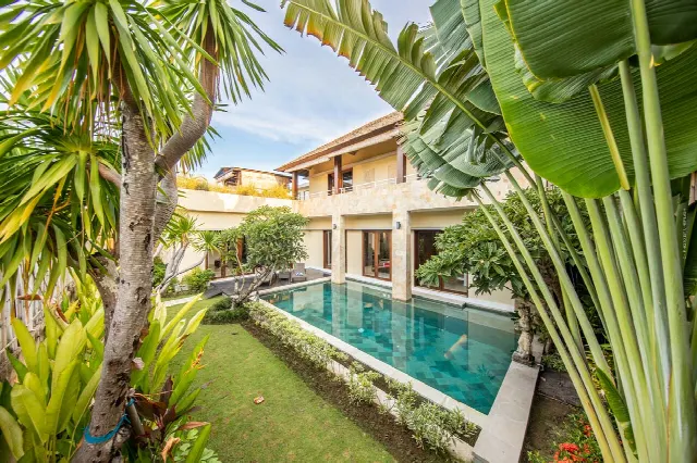 Villas en Ibiza: Fotos en Pinterest de Roca Llisa, Santa Eulària, Es Cubells & Co.