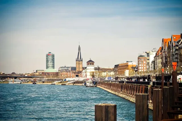 Wonen in de Altstadt (Düsseldorf): Exclusieve woningen in het centrum – prijzen per vierkante meter voor villa, flat & appartementencomplex
