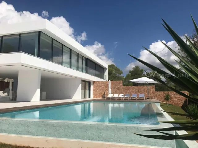 Minimalistische Villa in begehrter Gegend San José