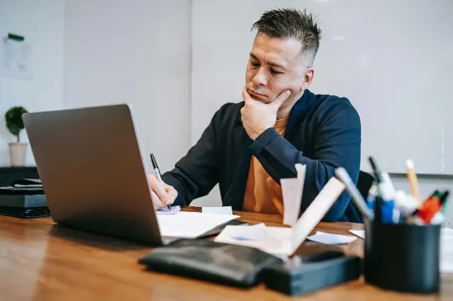 Flat verkopen zonder makelaar: Checklijst en tips over verloop, kosten & Co.