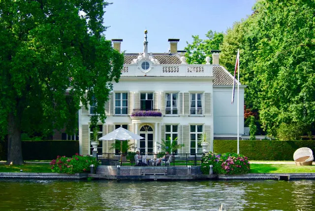 Een villa verkopen Makelaarscommissie: hoe hoog?