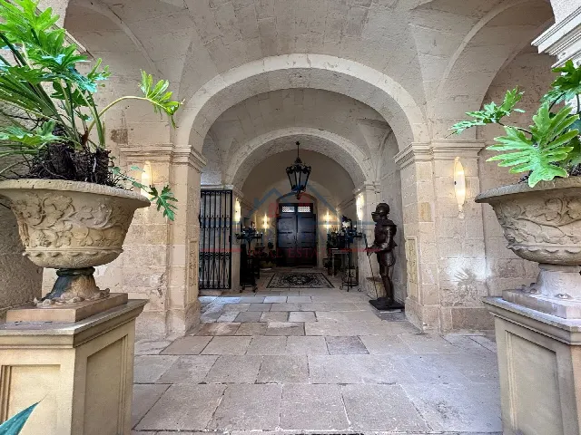 Listed 1589 Palazzo with 4 Bedrooms