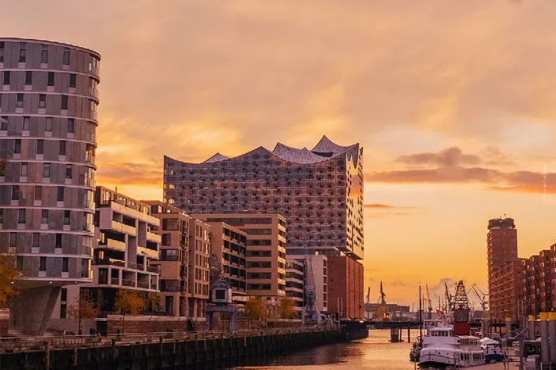 Een villa kopen in Hamburg: Luxe onroerend goed als investering – makelaars, kosten, off-market & co.