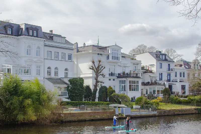 10% tipster commissie Hamburg: 1,5 miljoen penthouse – kopers voor dit en ander vastgoed