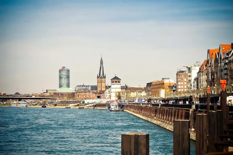 Wonen in de Altstadt (Düsseldorf): Exclusieve woningen in het centrum – prijzen per vierkante meter voor villa, flat & appartementencomplex