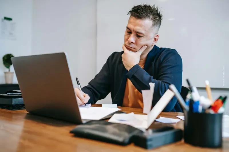 Flat verkopen zonder makelaar: Checklijst en tips over verloop, kosten & Co.
